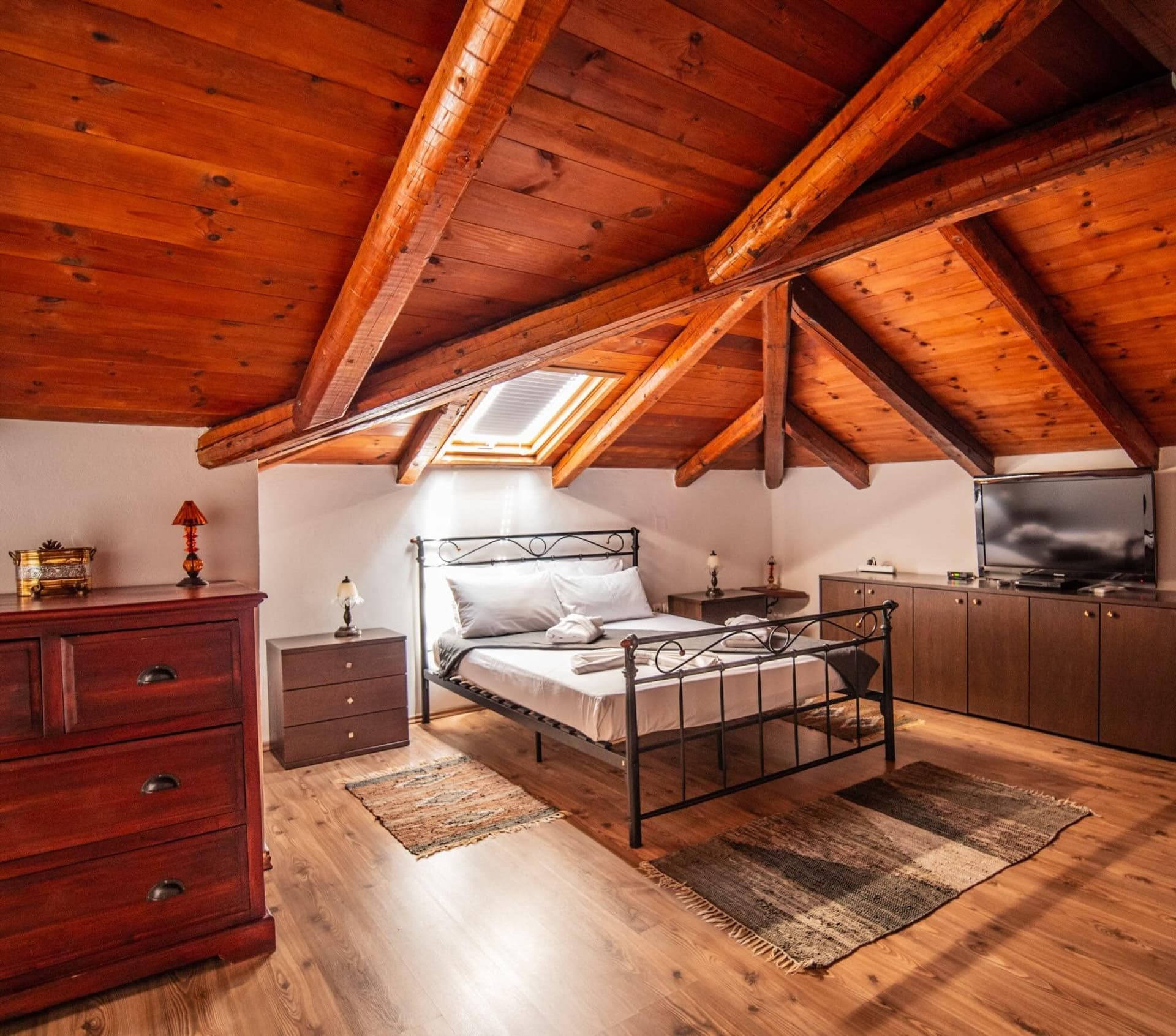 Iris attic room